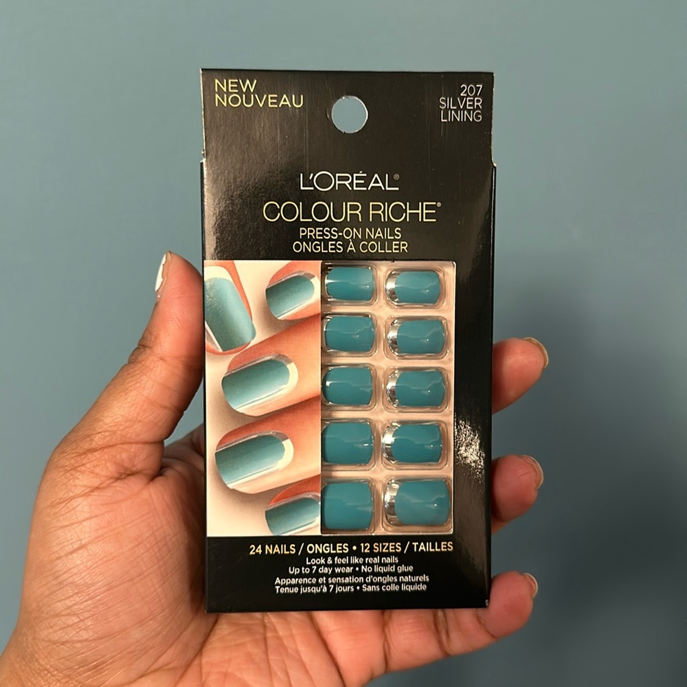Press on nails